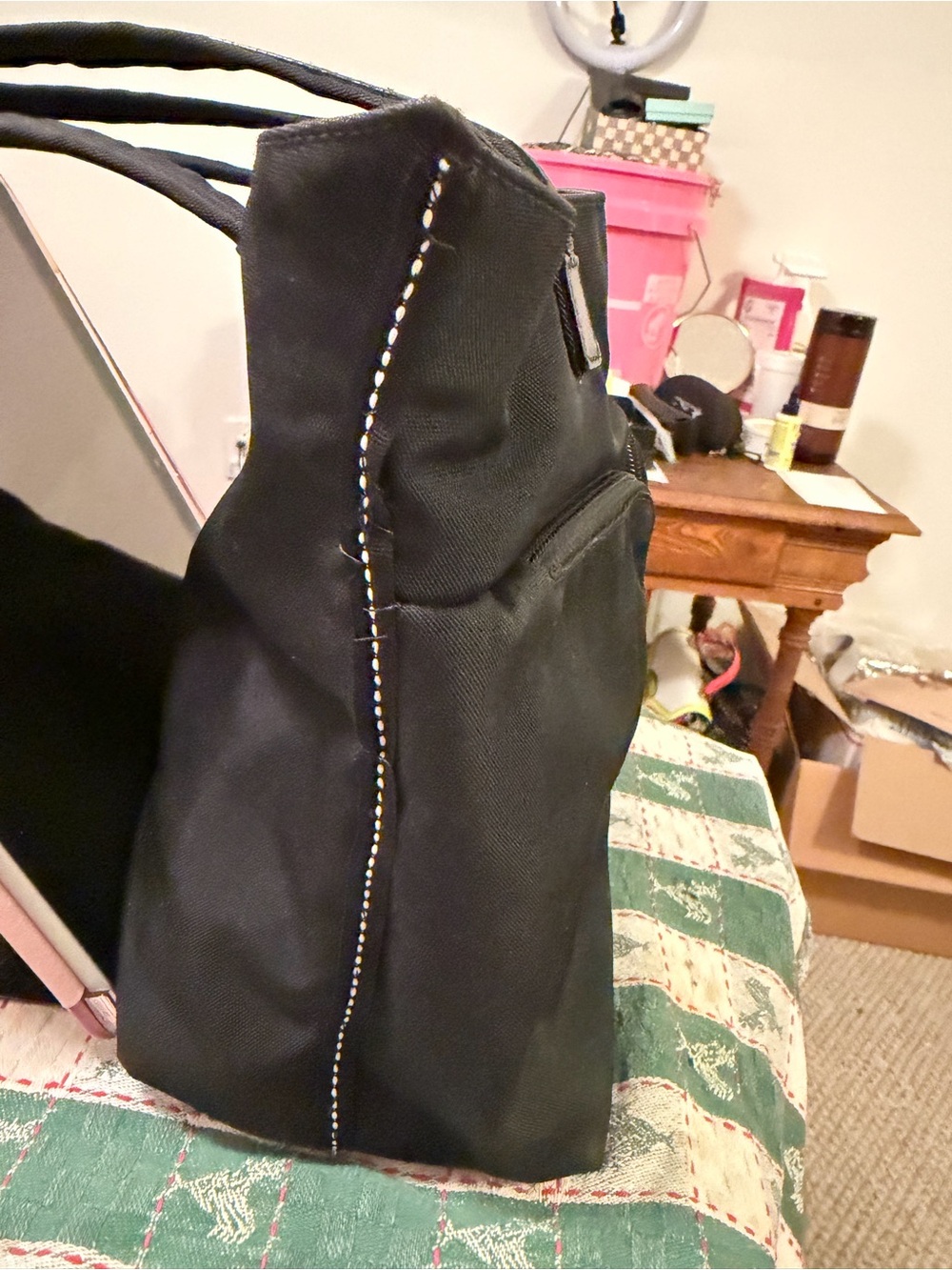 Vintage Gucci Black Nylon Shoulder Bag with Dual Front Pockets - Picture 3 of 8